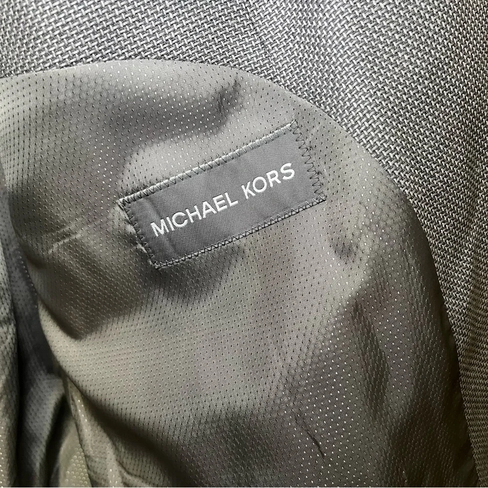 MICHAEL Kors Silk Wool Blazer Sportcoat 46L Gray 3 Button‎ Corporate Office